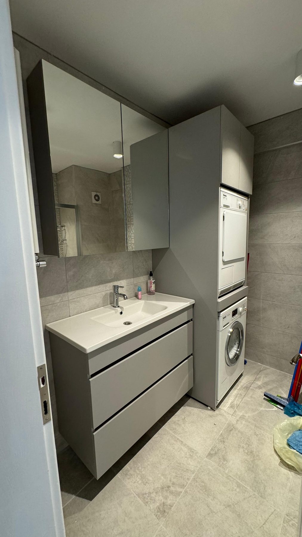 Çamaşır Alanlı Banyo Dolabı