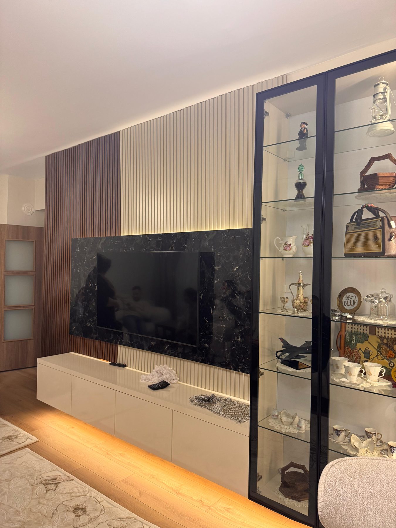 TV Ünitesi ve Salon Mobilyası