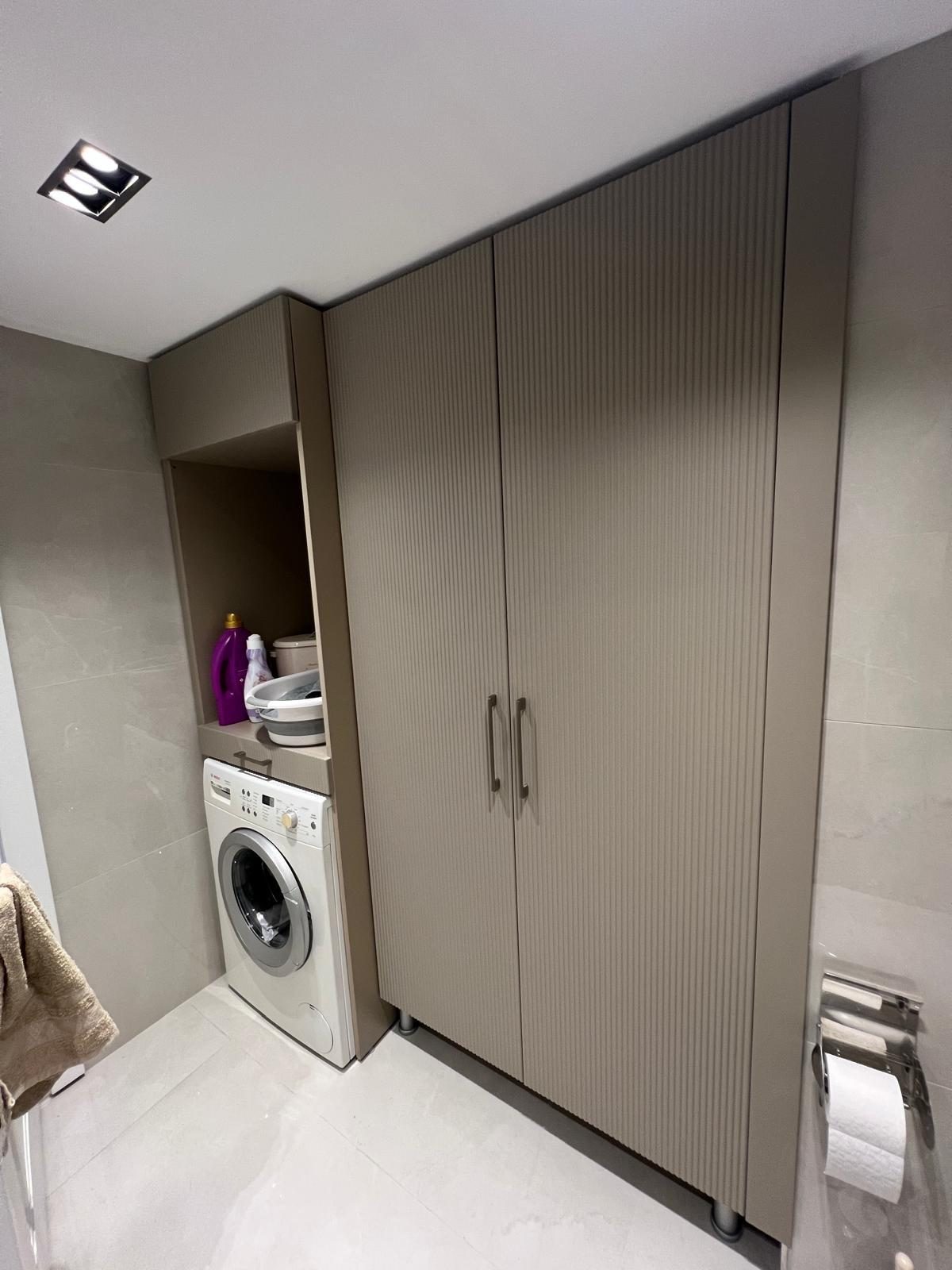 Çamaşır Alanlı Banyo Dolabı